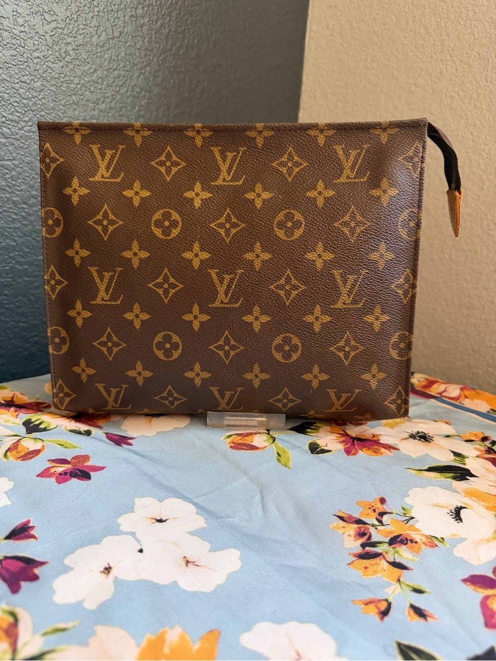 Louis Vuitton Monogram Canvas Poche 26 - Brown/Tan